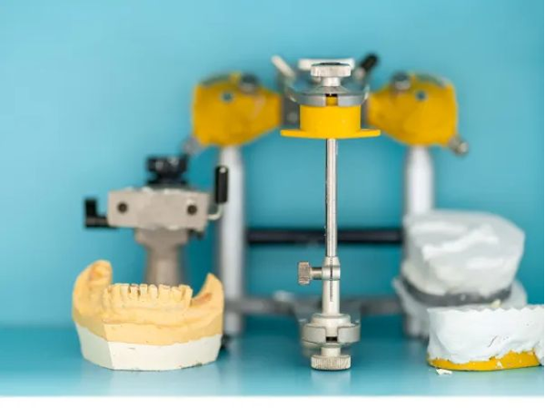 Bild 48 von Zahnarztpraxis Dr. Philipp Kaiser MMSc LLM & Kollegen