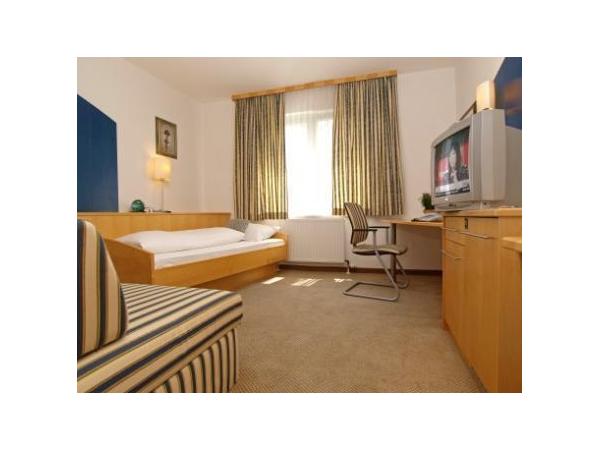 Bild 2 von Hotel Holzinger Betriebs GmbH & Co KG