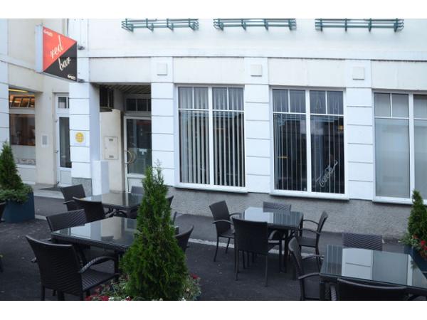 Bild 1 von Red Bar