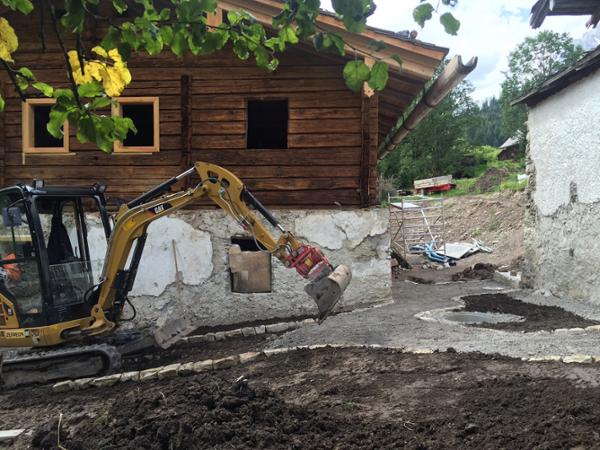 Bild 1 von Erdbau Perhab KG