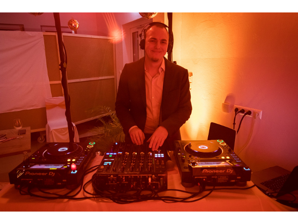Bild 1 von DJ Feer - Event- & Hochzeits DJ