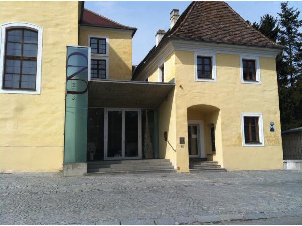 Bild 1 von Kloster UND