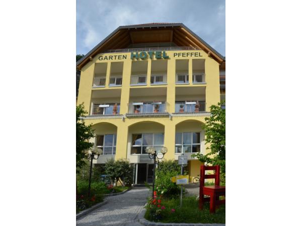Bild 1 von Gartenhotel & Weingut Pfeffel