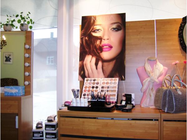 Bild 2 von Fotini Cosmetic + Beauty , Fotini Pyrovolikos