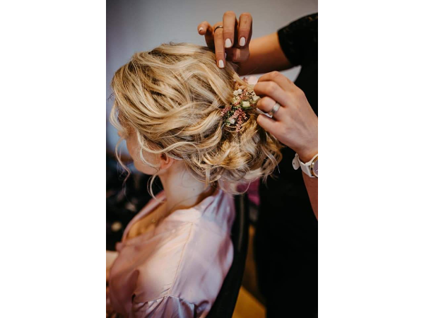 Bild 9 von Burgi Eckhart Hairstyle & Beauty