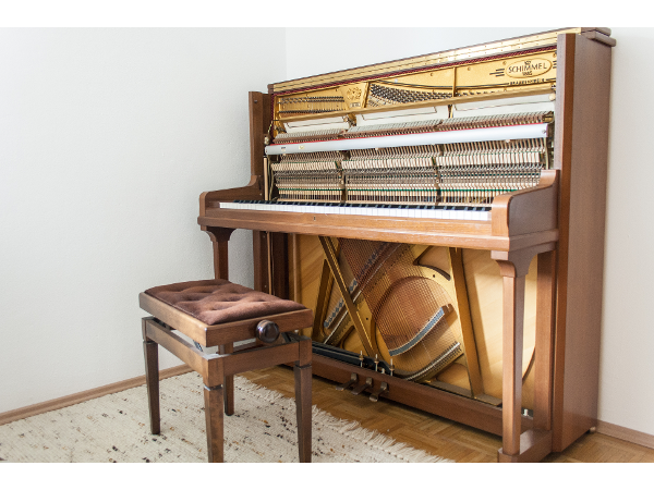 Bild 3 von Klavier Tuttner