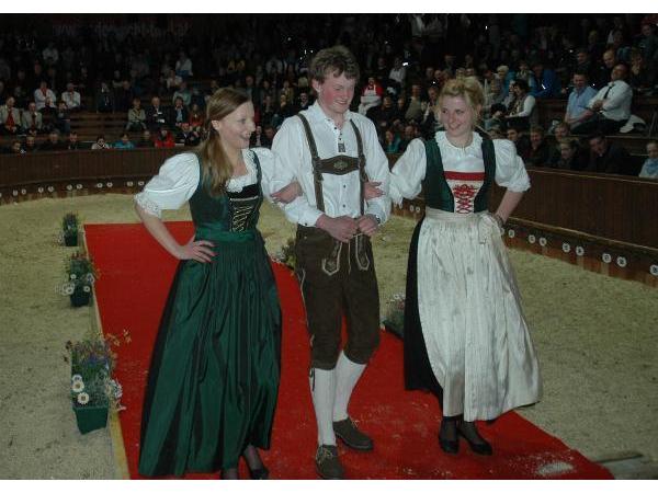 Bild 3 von TRACHT & BRAUT Helene Mayr Damenmaßschneiderei