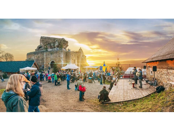 Bild 3 von BURGRUINE AGGSTEIN