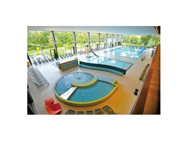 Bild 4 von Hallenbad, Sauna & Parkbad Freizeitpark Vöcklabruck