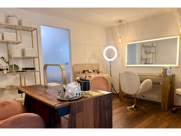 Bild 3 von Attractive Cosmetics