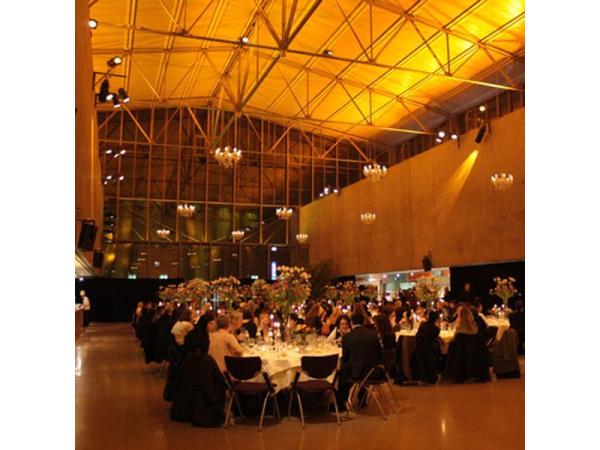 Bild 12 von Helmut-List-Halle