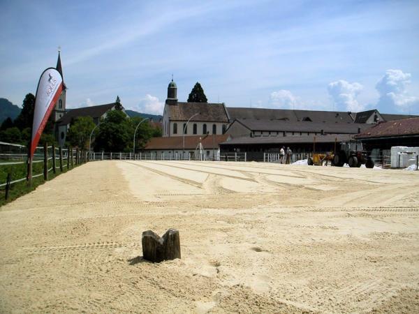 Bild 1 von Pro Equus - Reitplatz, Paddock & Stallbedarf