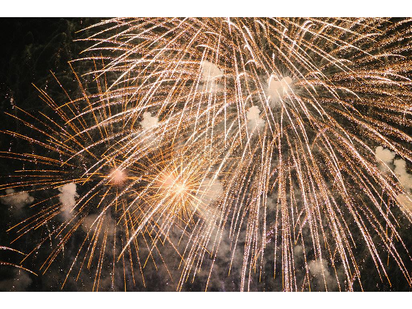 Bild 2 von Red Sky Fireworks