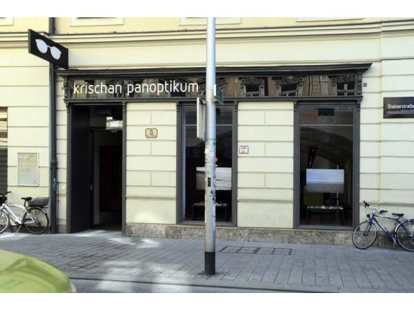 Bild 1 von KRISCHAN PANOPTIKUM - Brillen - Kontaktlinsen