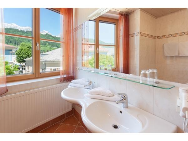 Bild 6 von Cafe-Konditorei u Hotel Landgraf