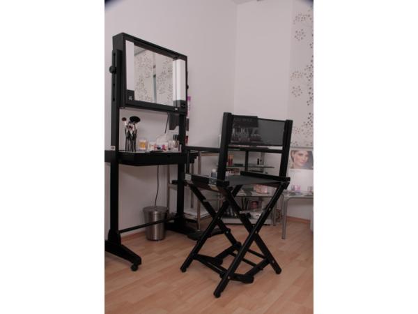 Bild 5 von Kaarisma - Style & Smile / Friseur, Make-up, Stilberatung