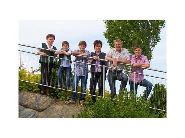 Bild 1 von Familien Weingut & Buschenschank Oberer-Germuth