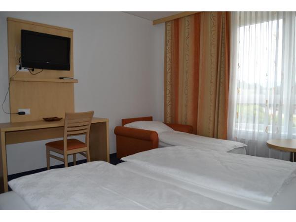 Bild 11 von Gasthof-Pension Karawankenblick