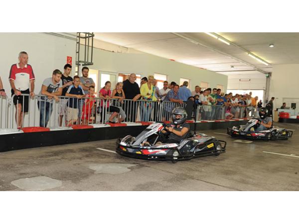 Bild 6 von Indoor Kartbahn Rosental