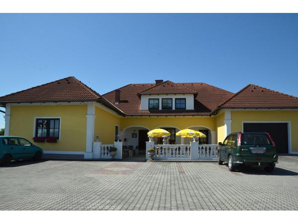 Bild 1 von Cafe-Restaurant-Pizzeria Steindl