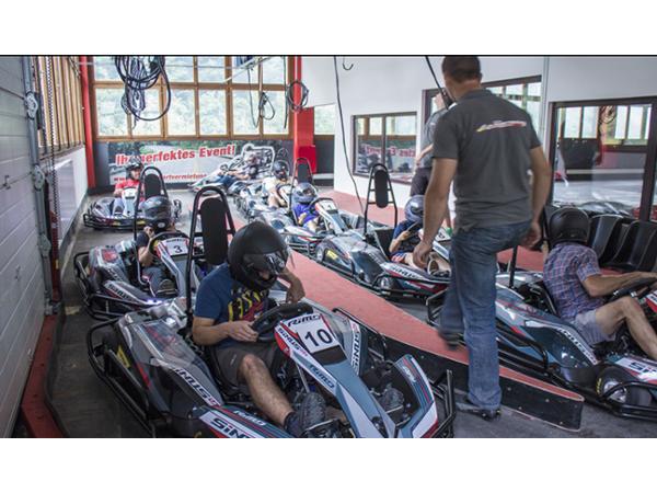 Bild 8 von Indoor Kartbahn Rosental