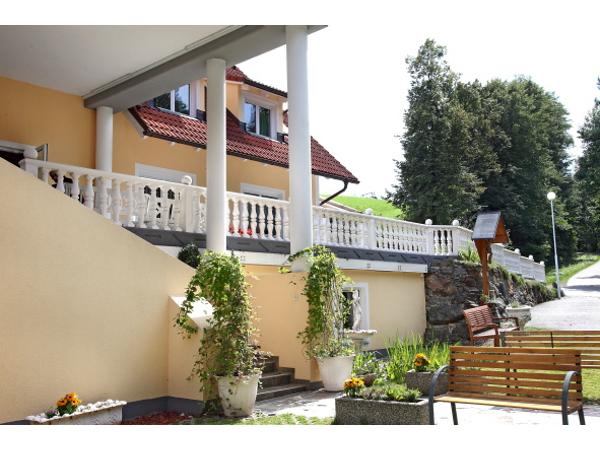 Bild 3 von Pflegeheim Schmithausen KG