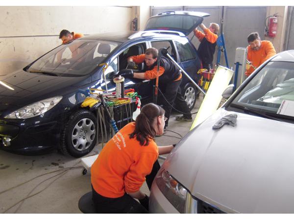 Bild 4 von CAR-REP-Profiteam Denk GmbH - Dellen- u Hagelschadenreparatur