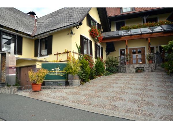 Bild 1 von Weingut-Pension Tschermonegg