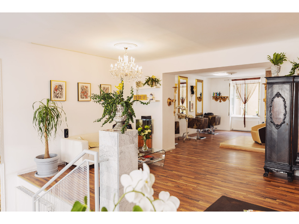 Bild 7 von Hair Deluxe