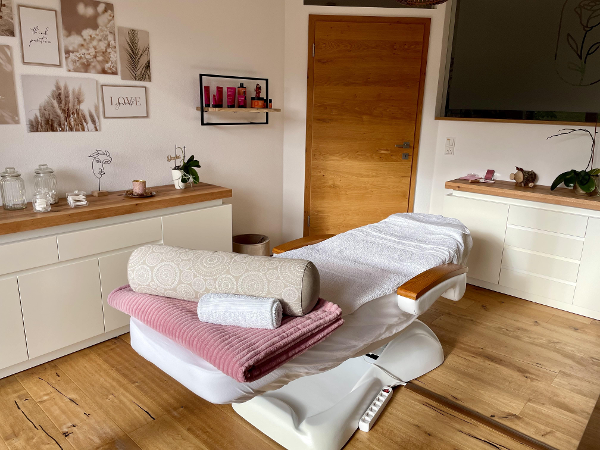 Bild 2 von Kosmetikstudio FEEL PRETTY | Carina Vogelmayer