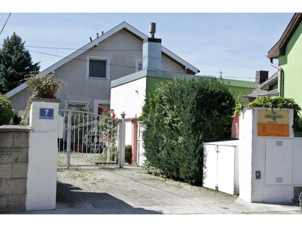 Bild 1 von Tierarztpraxis Kottingbrunn - Mag. vet.med. Jutta Zimmer