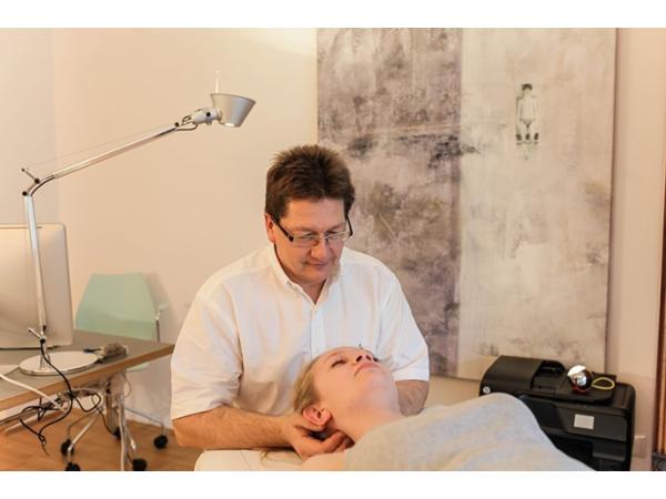 Bild 11 von Osteopathie & Schmerztherapie 1090 – Prim. Dr. Gerhard Vavrovsky