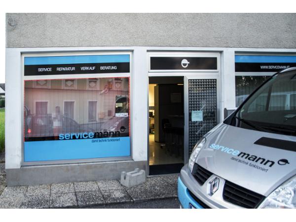 Bild 1 von Servicemann