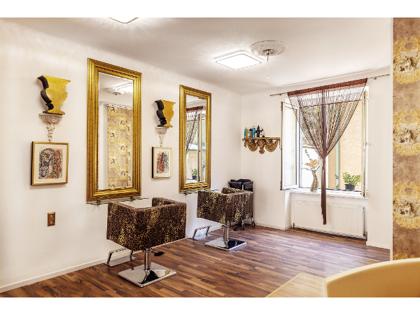 Bild 12 von Hair Deluxe