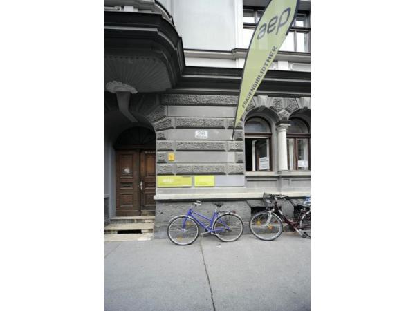 Bild 1 von AEP-Frauenbibliothek