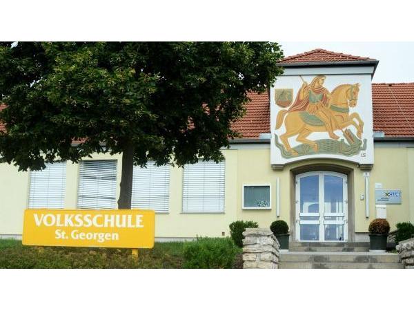 Bild 1 von Volksschule