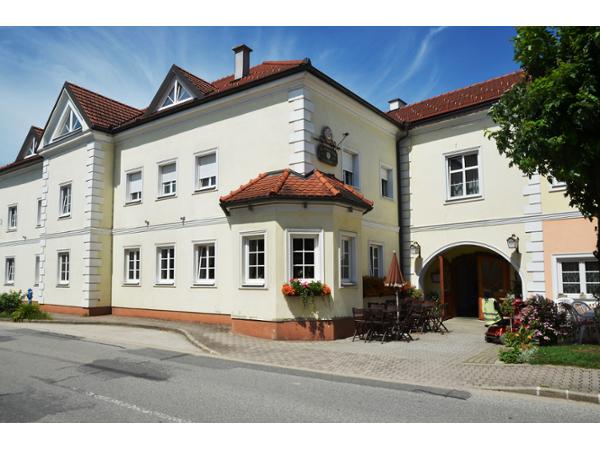 Bild 1 von Gasthaus z goldenen Sonne Fam. Pitzl