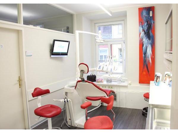 Bild 2 von Dr. med. dent. Stefan Brünner - Style your Smile