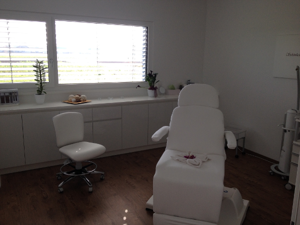 Bild 2 von Facelook Kosmetik - Fusspflege - Massage Iris Nageler