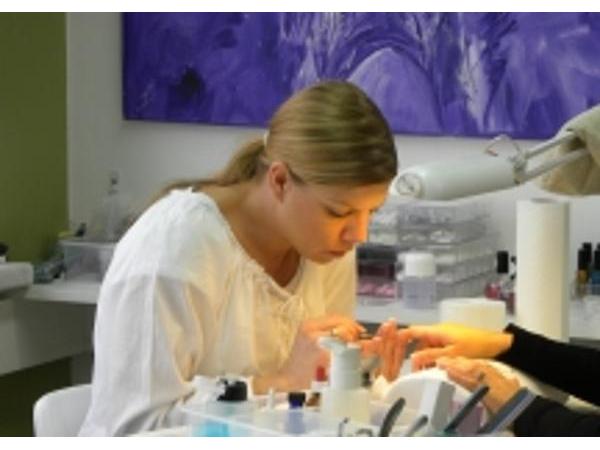 Bild 1 von MNC Cosmetics Claudia Zobernig