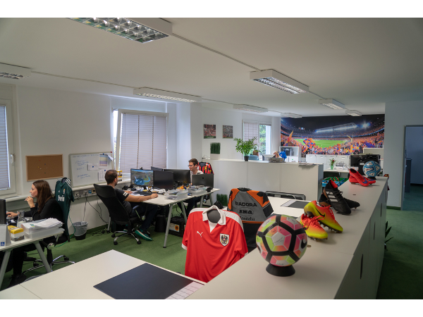 Bild 8 von RES Touristik GmbH - fussballreisen.com