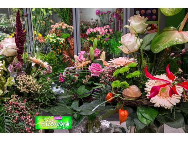Bild 10 von Blumen im Bahnhof Veronika Schmeikal