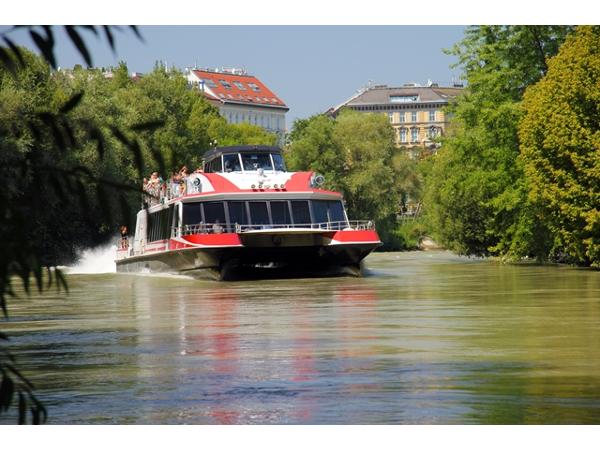 Bild 1 von Twin City Liner
