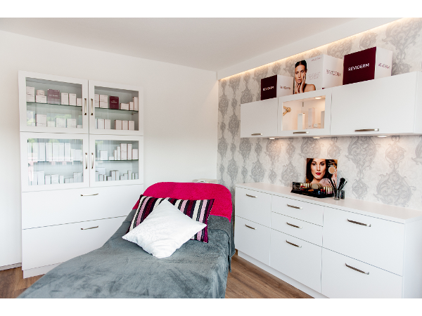 Bild 2 von Studio Angel-Line Lisi Neubauer