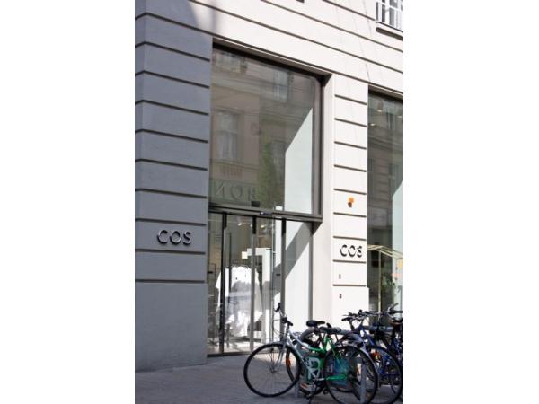 Bild 1 von COS Collection of Style