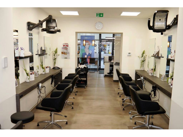 Bild 3 von Der Friseur Verena Leeb & Team