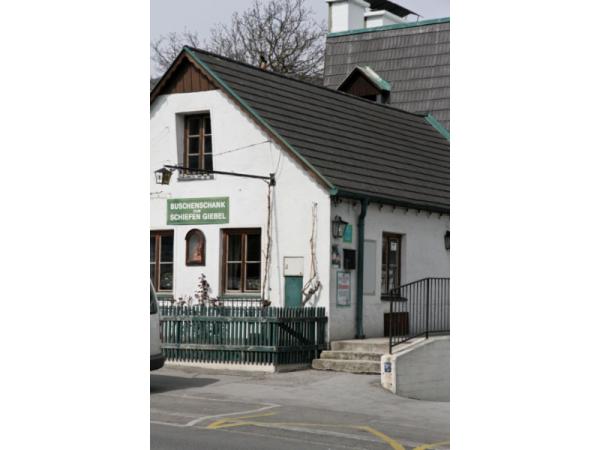 Bild 1 von Schiefer Giebel