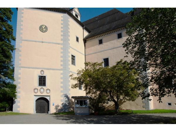 Bild 1 von Stiftung d Herzog v Sachsen-Coburg u Gotha’schen Familie HSCG FV Greinburg - Schloß