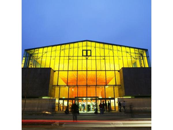 Bild 4 von Helmut-List-Halle