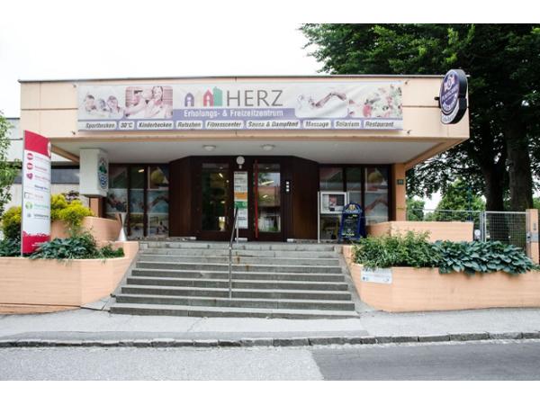 Bild 1 von Hartberger ERholungszentrum - Hallenbad - Freibad - Sauna